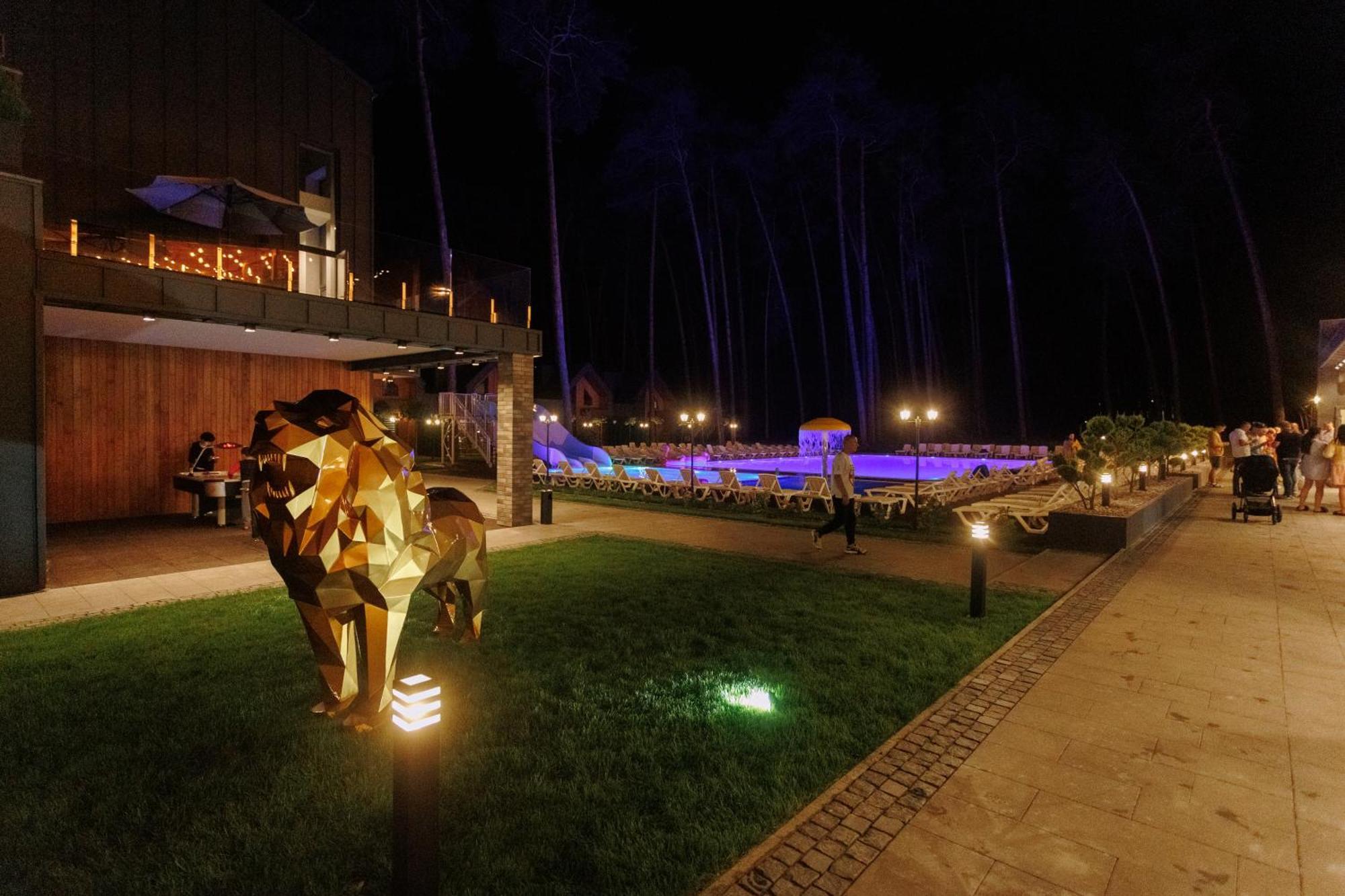 Hotel Golden Lion & Spa Tynnoye エクステリア 写真