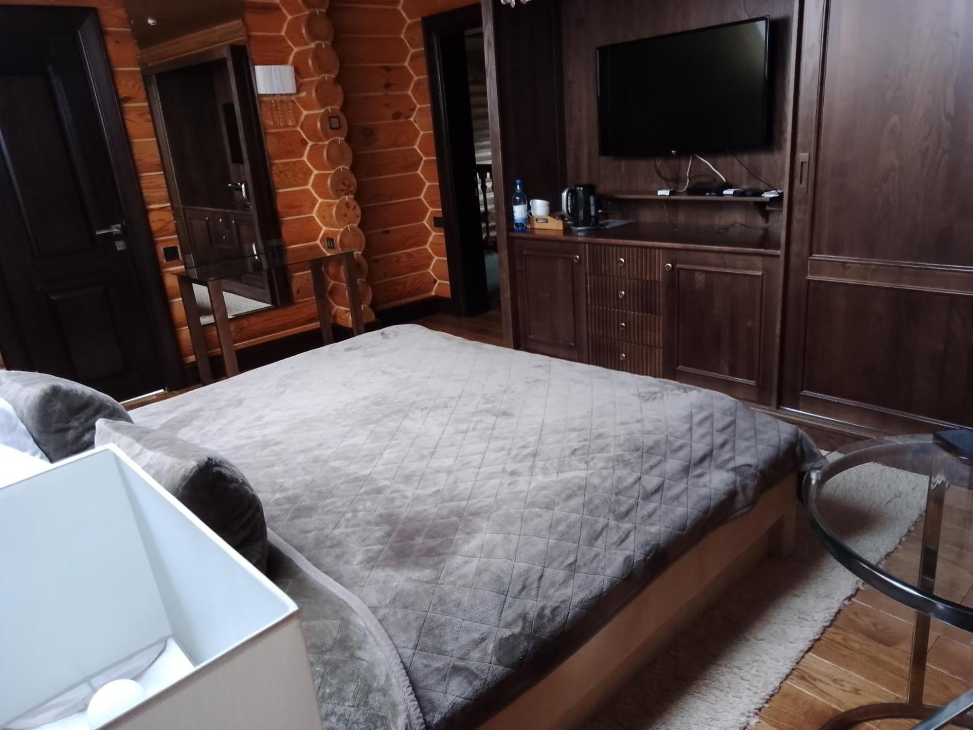 Hotel Golden Lion & Spa Tynnoye エクステリア 写真