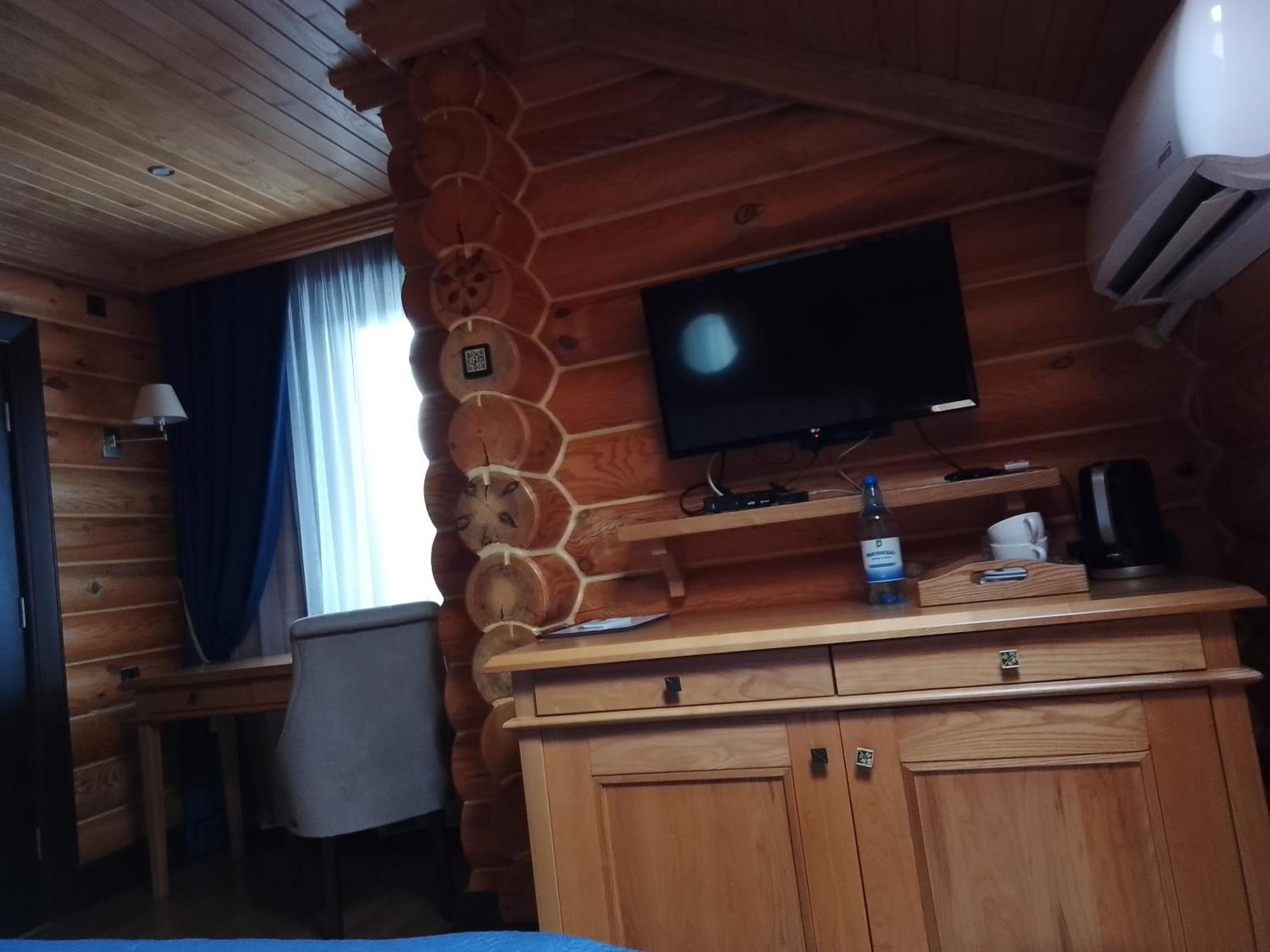 Hotel Golden Lion & Spa Tynnoye エクステリア 写真