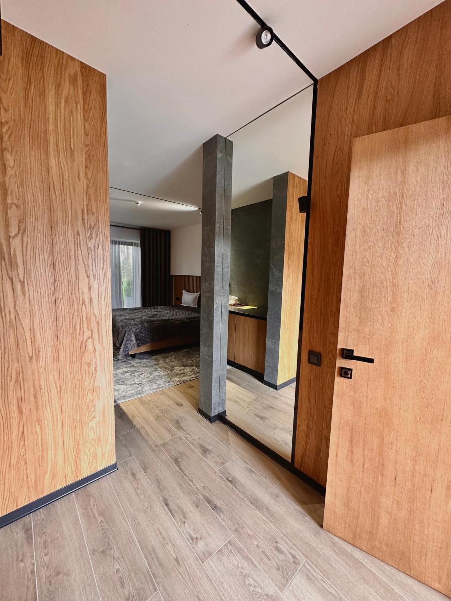 Hotel Golden Lion & Spa Tynnoye エクステリア 写真