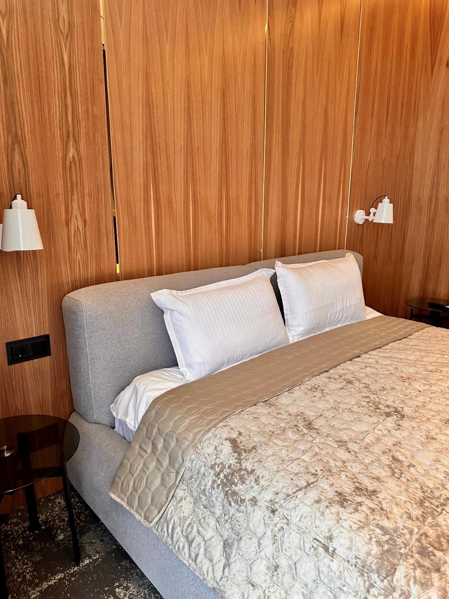 Hotel Golden Lion & Spa Tynnoye エクステリア 写真