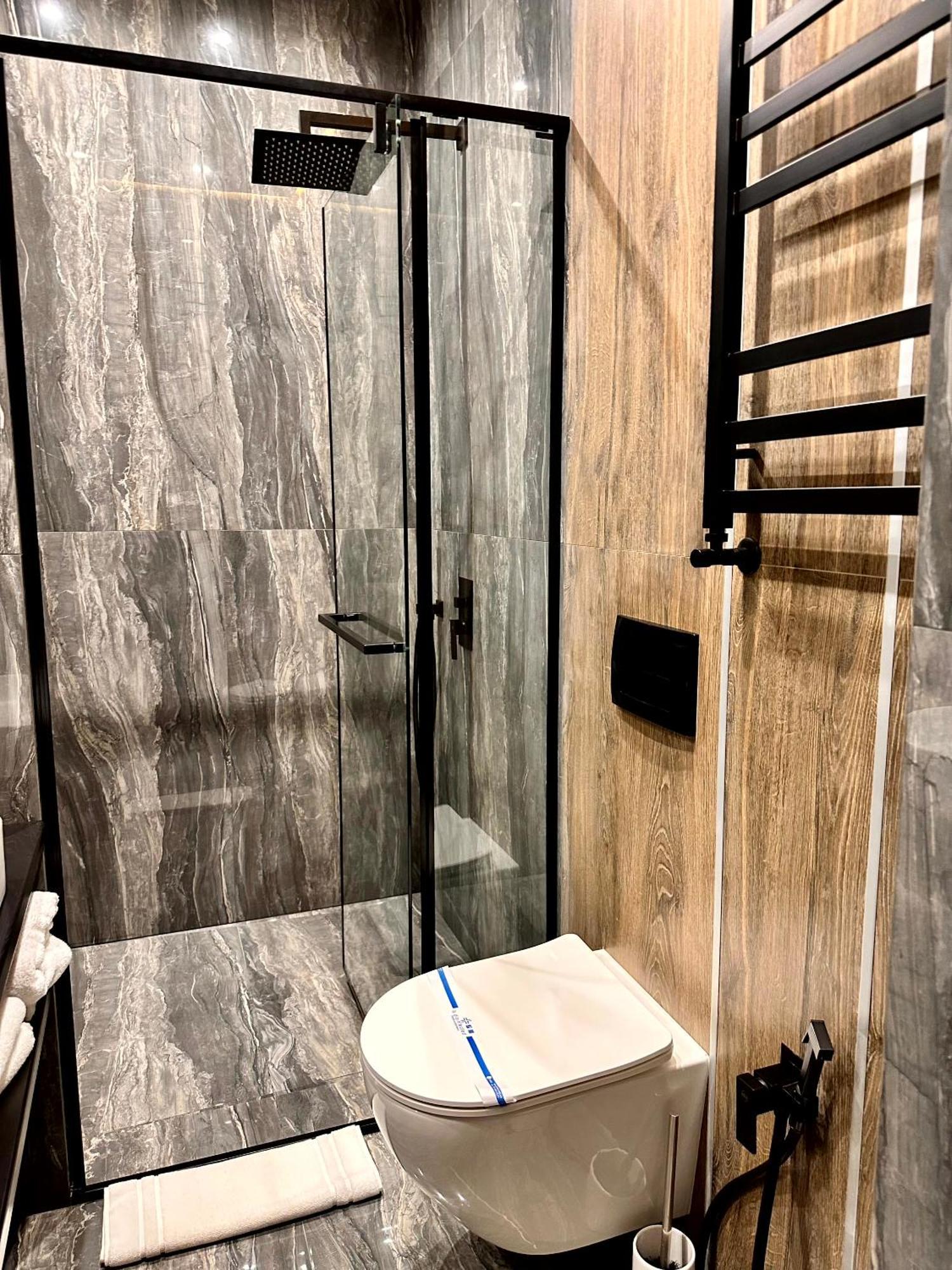 Hotel Golden Lion & Spa Tynnoye エクステリア 写真