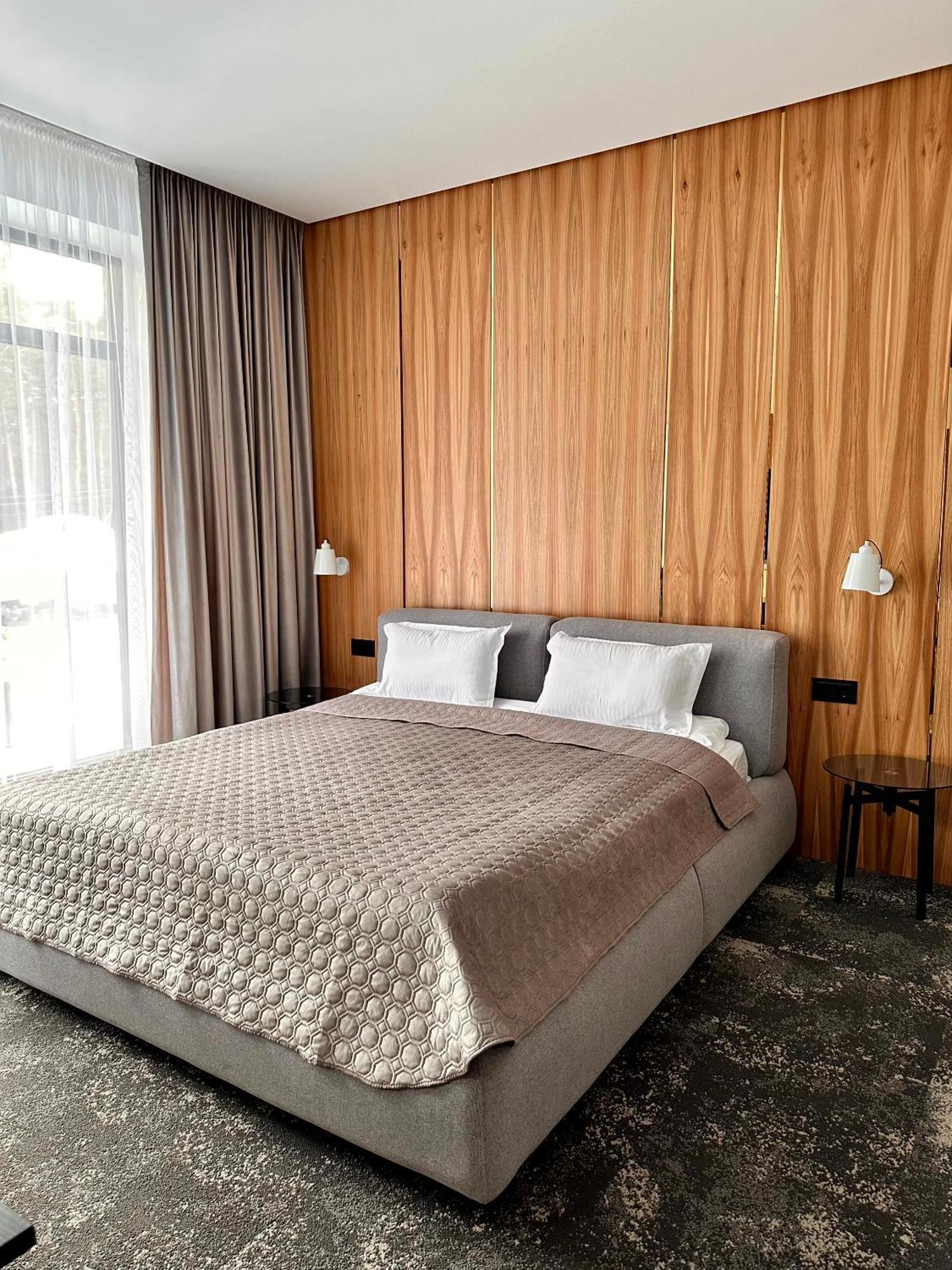 Hotel Golden Lion & Spa Tynnoye エクステリア 写真