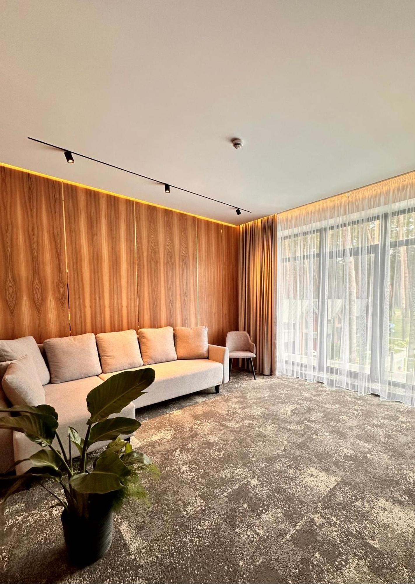 Hotel Golden Lion & Spa Tynnoye エクステリア 写真