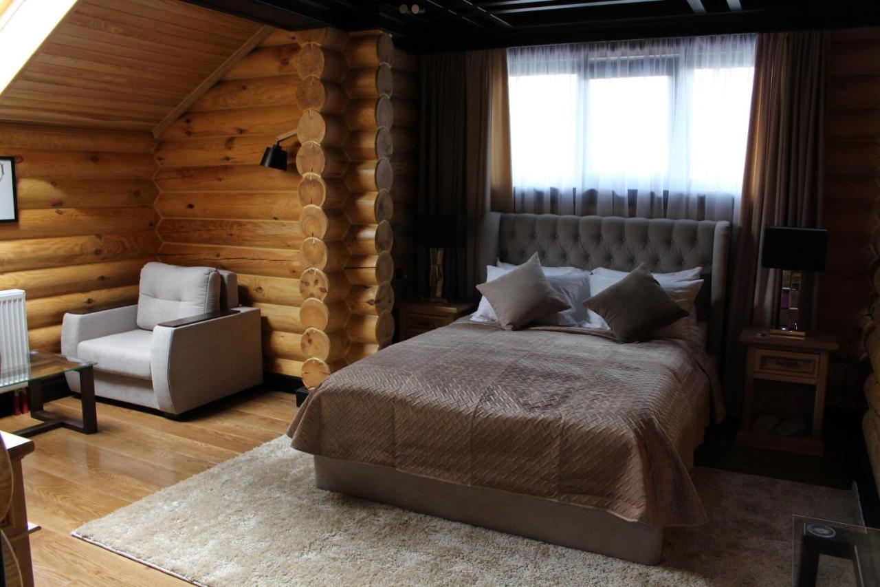 Hotel Golden Lion & Spa Tynnoye エクステリア 写真
